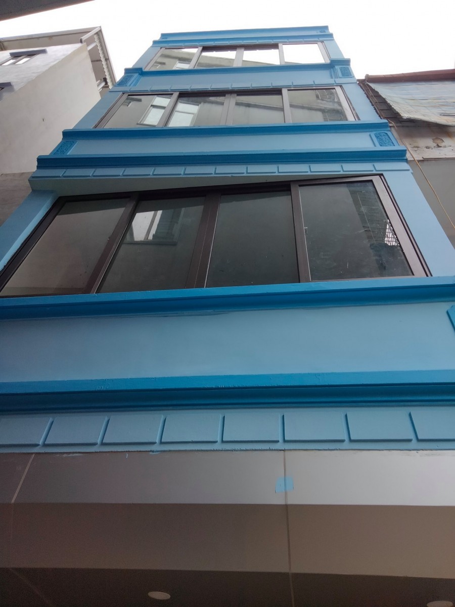 Quan Nhân giá bán nhỉnh 3 Tỷ, thương lượng 5 tầng, mt 3.7m, lô góc, ngõ 3 gác rộng