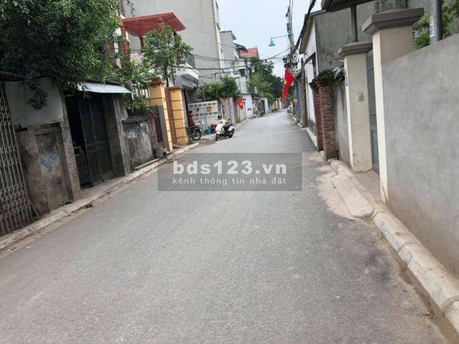 Bán đất đẹp Ngọc Thuỵ, dt 120m2, đường to ô tô vào giá bán rẻ chỉ 4.1 tỷ, lhcc