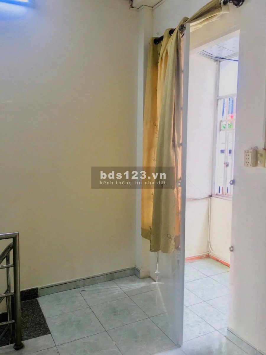 Bán gấp nhà Thích Quảng Đức, Quận Phú Nhuận giá bán 3.9 tỷ, lh 0914978038