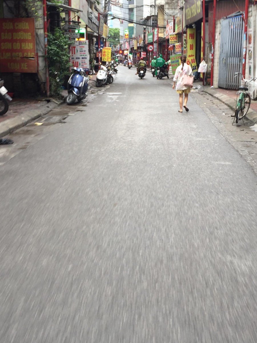 Quan Nhân giá bán nhỉnh 3 Tỷ, thương lượng 5 tầng, mt 3.7m, lô góc, ngõ 3 gác rộng