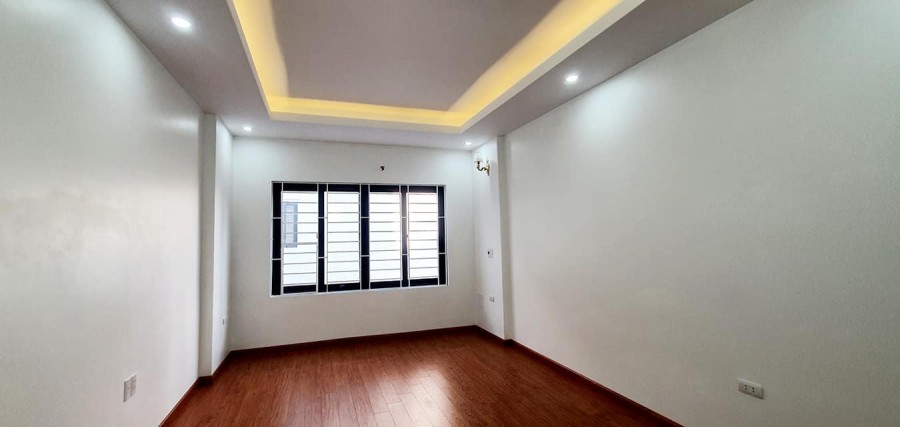 Sốc bán chỉ 2.95 tỷ. Nhà đẹp ở ngay Hồ Tùng Mậu, diện tích 30m2, 5 tầng ô tô đỗ