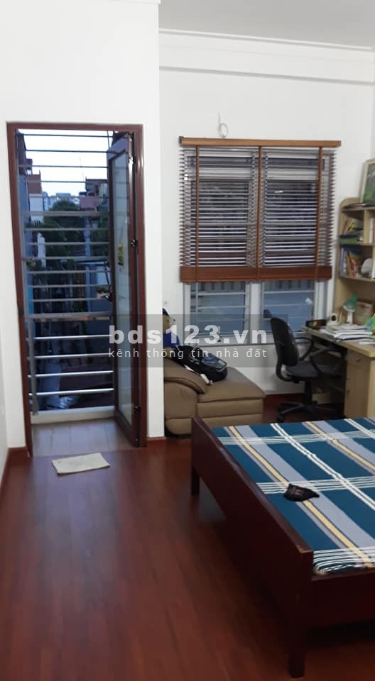 Bán nhà ngõ ô tô vào nhà, 4 phòng ngủ, dt 45m2 5 tầng, Tư Đình, Quận Long Biên