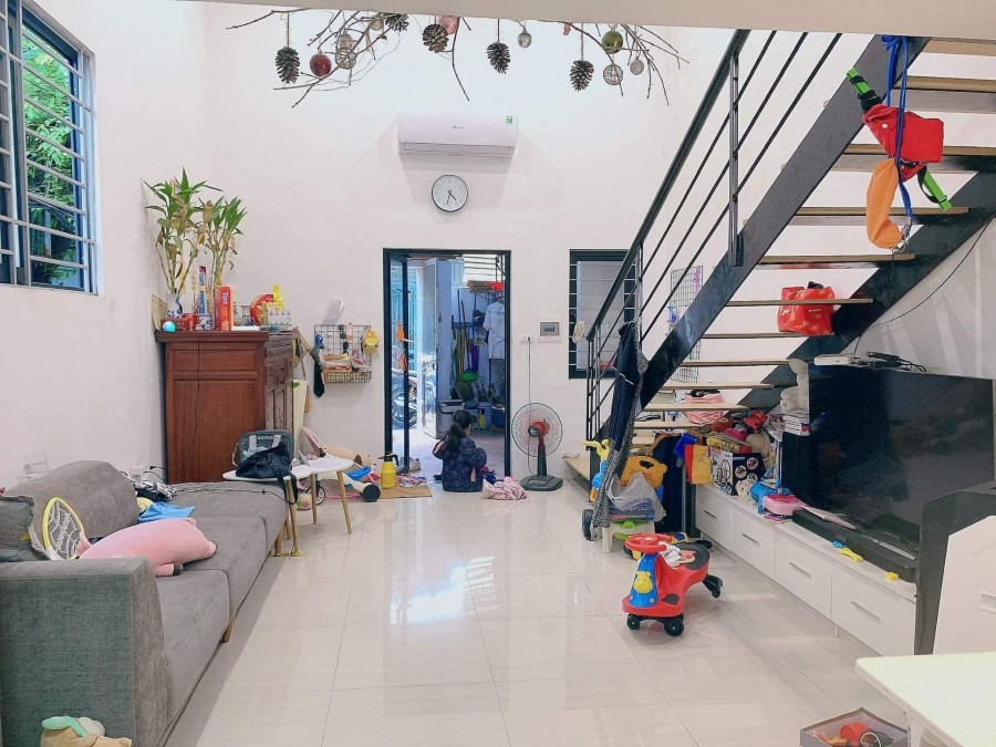 Bán Nhà Giải Phóng gần bến xe Giáp Bát diện tích 50m2 ô tô đỗ cửa 40tr/m2