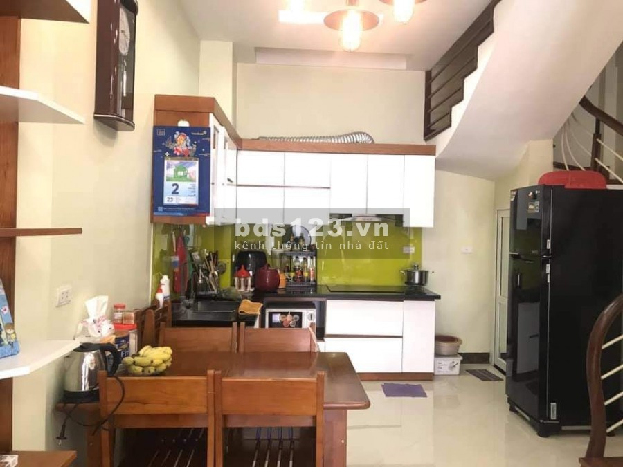 Bán gấp nhà nguyên căn cực đẹp phố Hào Nao, Đống Đa, dt 38m2, 5 tầng, giá 6 tỷ