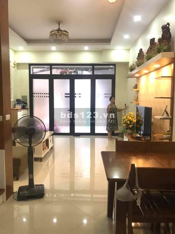 Bán gấp nhà nguyên căn cực đẹp phố Hào Nao, Đống Đa, dt 38m2, 5 tầng, giá 6 tỷ