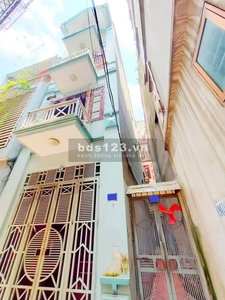 Bán nhà Hoàng Mai, lô góc ngõ rộng dt 40m2, 5 tầng, 6 phòng giá nhỉnh 3 tỷ, lhcc