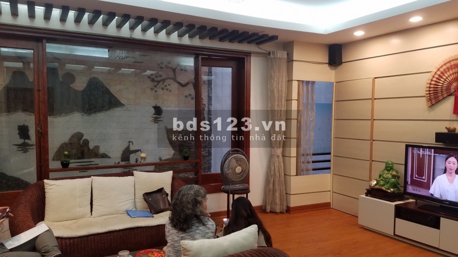 Bán nhà nguyên căn phố Tân Mai, gara 18 phòng, 8 tầng đúc, dt 70m2, giá bán 13.8 tỷ, lhcc