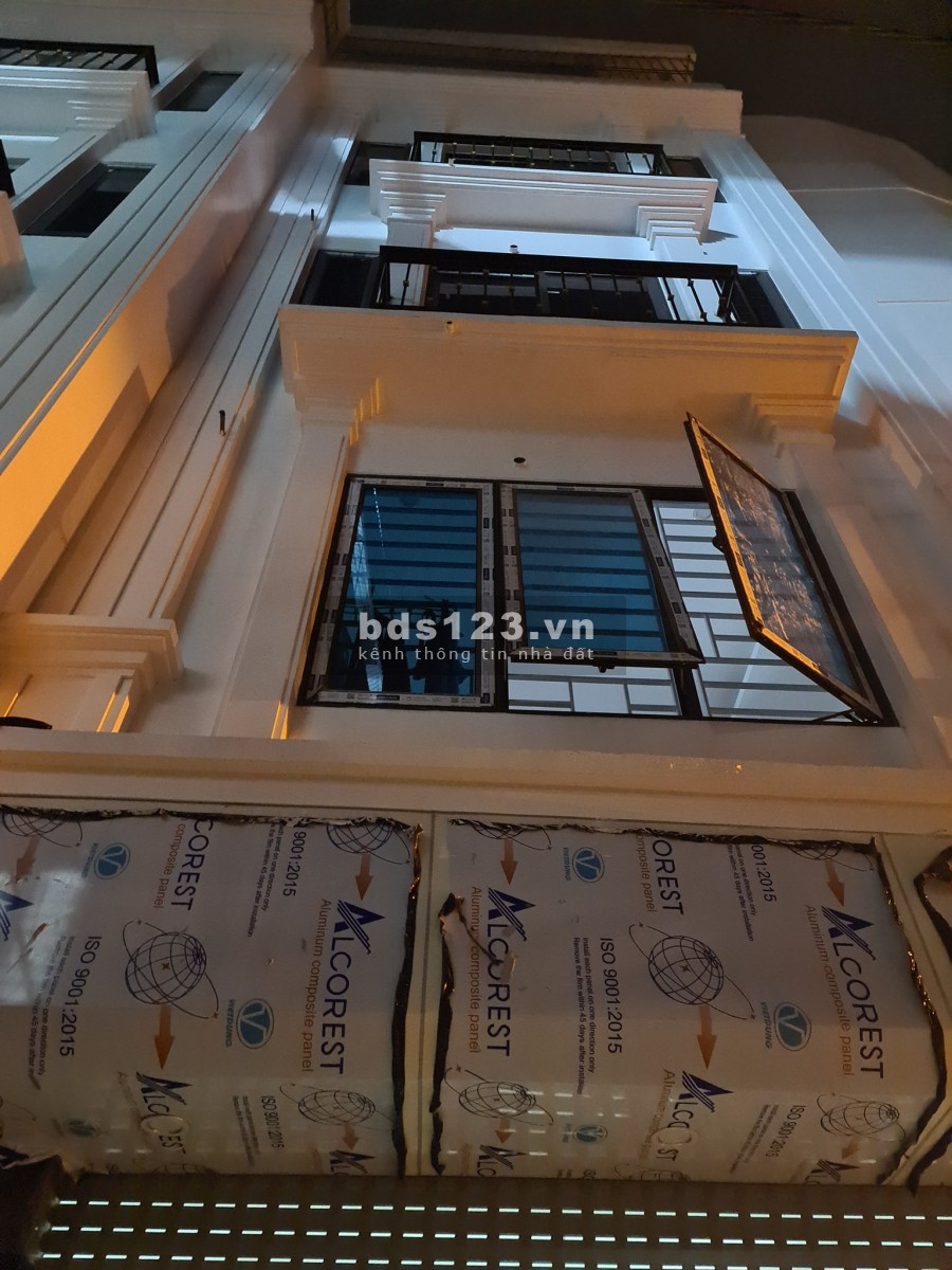 Bán nhà ô tô đỗ cửa An Dương Vương, dt 30-45m2, 5 tầng, mặt tiền 4.3m, giá 3.3 tỷ