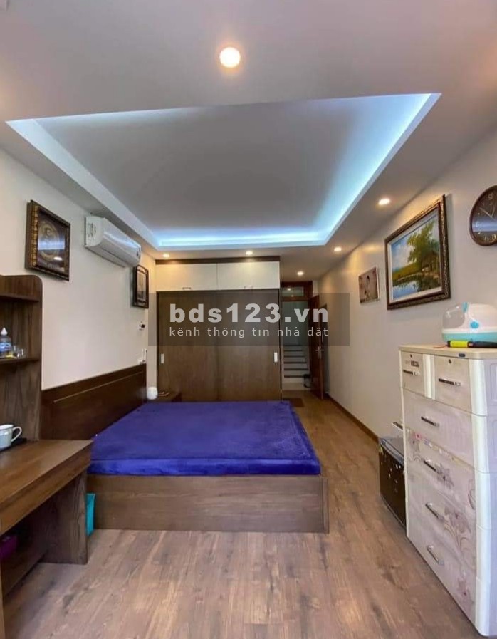 Chính chủ bán gấp nhà Dịch Vọng Cầu Giấy, dt 52m, giá bán 6 tỉ, nhà mới, rất đẹp