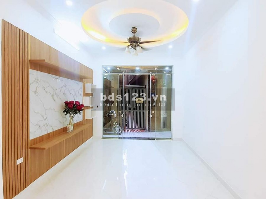 Bán nhà cực hiếm Dương Văn Bé, nhà mới koong, ngõ rộng thoáng, dt 36m2 4 tầng, 3.7 tỷ