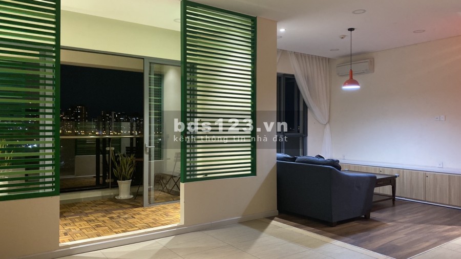 Cho thuê căn hộ 3 phòng ngủ, dt 143m2, Full nội thất, giá 35 triệu/tháng. LH. 0792317869 (Phan Cường)