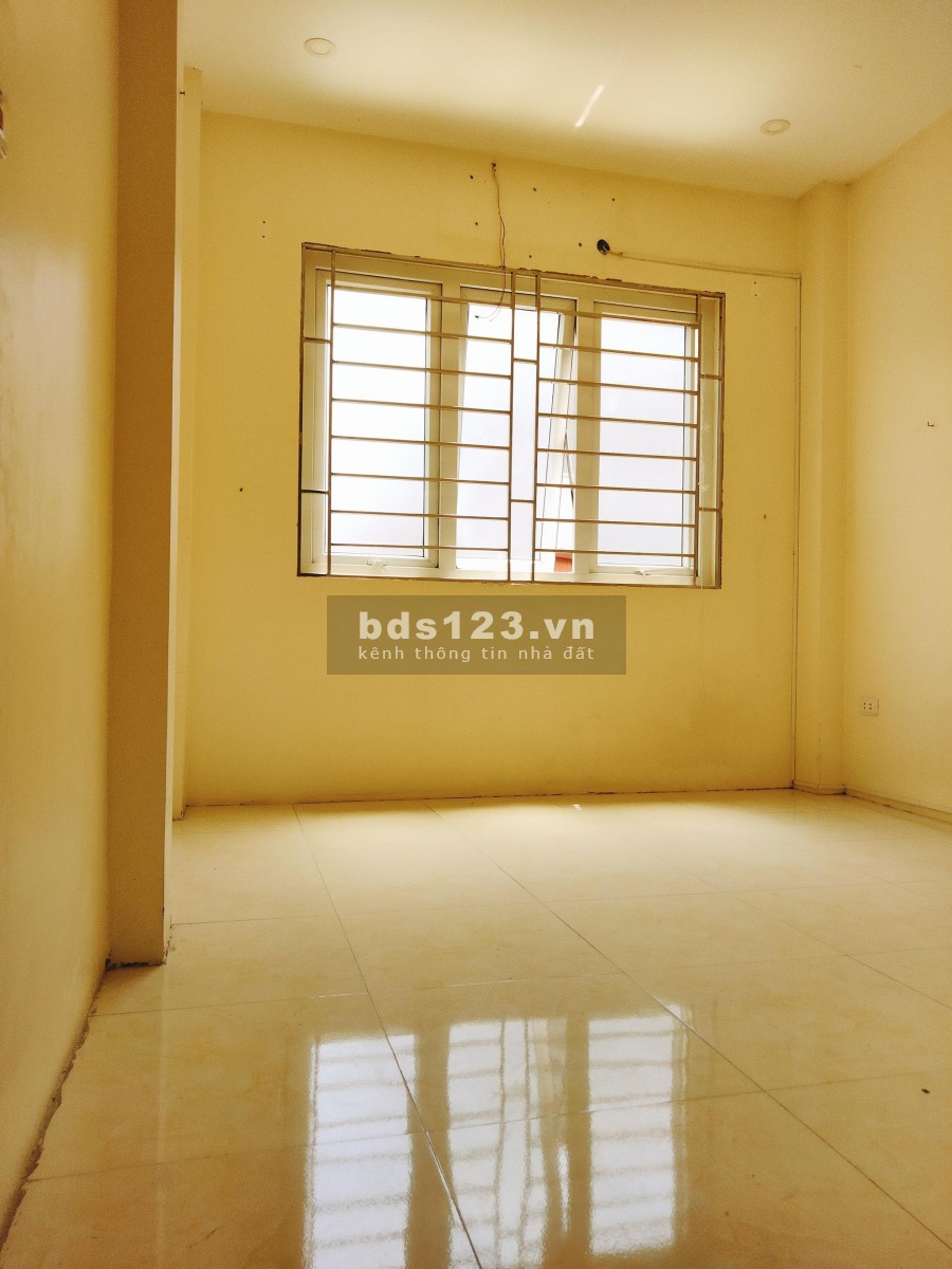 Bán nhà Tây Sơn, Chùa Bộc, Đống Đa dt 23m2, 4 tầng, mt 2.7m giá nhỉnh 2 tỷ