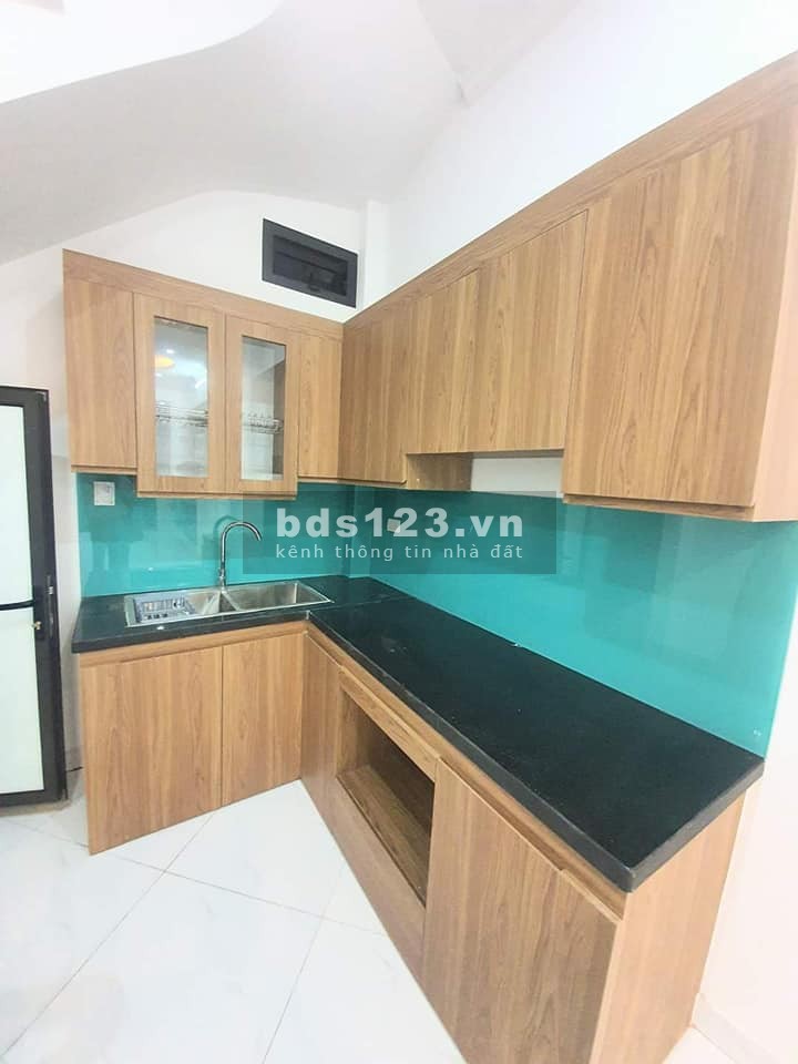 Bán nhà cực hiếm Dương Văn Bé, nhà mới koong, ngõ rộng thoáng, dt 36m2 4 tầng, 3.7 tỷ