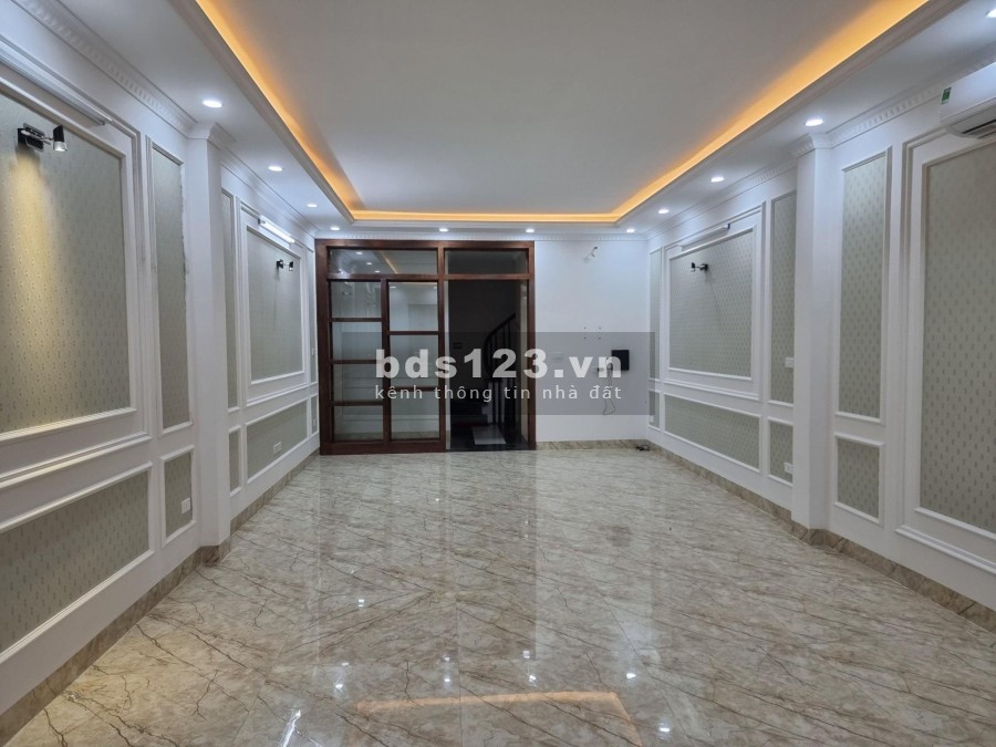Bán nhà 68m2 7 tầng, mt 4,5m đường ô tô tránh nhau tại Cầu Giấy. Kinh doanh văn phòng. Trên 10 tỷ