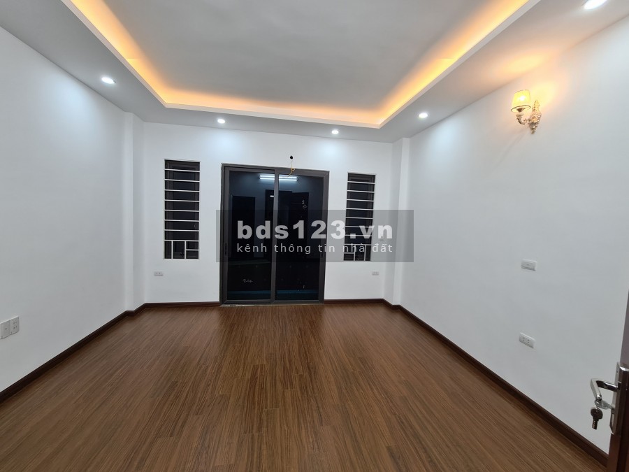 Bán nhà ô tô đỗ cửa An Dương Vương, dt 30-45m2, 5 tầng, mặt tiền 4.3m, giá 3.3 tỷ