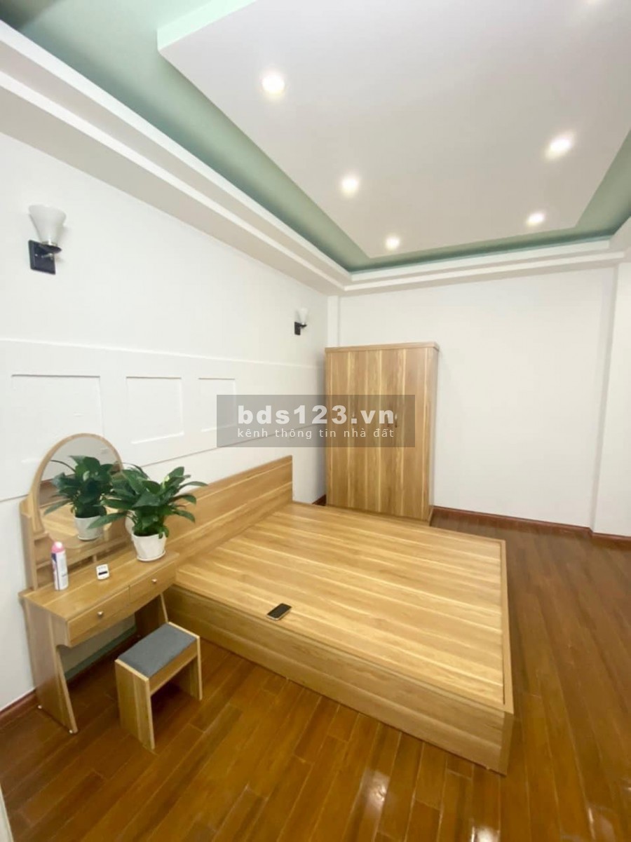 Bán nhà Lê Quang Đạo, đi bộ ra SVĐ Mỹ Đình diện tích 32m2, giá 2.75 tỷ