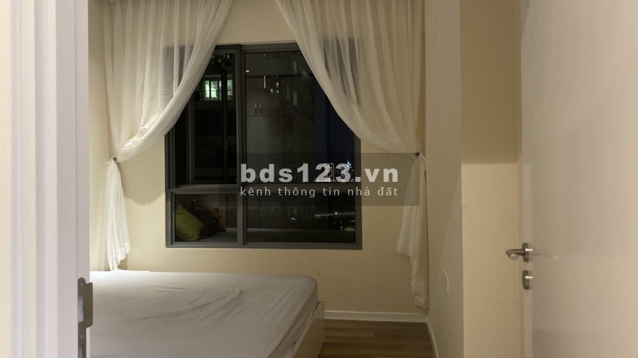 Cho thuê căn hộ 3 phòng ngủ, dt 143m2, Full nội thất, giá 35 triệu/tháng. LH. 0792317869 (Phan Cường)