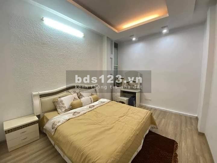 Chính chủ Bán Nhà Dịch Vọng, Cầu Giấy, dt 55m2, 5 tầng, giá 6.2 tỷ, nhà mới, nội thất đẹp