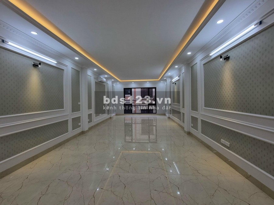 Bán nhà 68m2 7 tầng, mt 4,5m đường ô tô tránh nhau tại Cầu Giấy. Kinh doanh văn phòng. Trên 10 tỷ