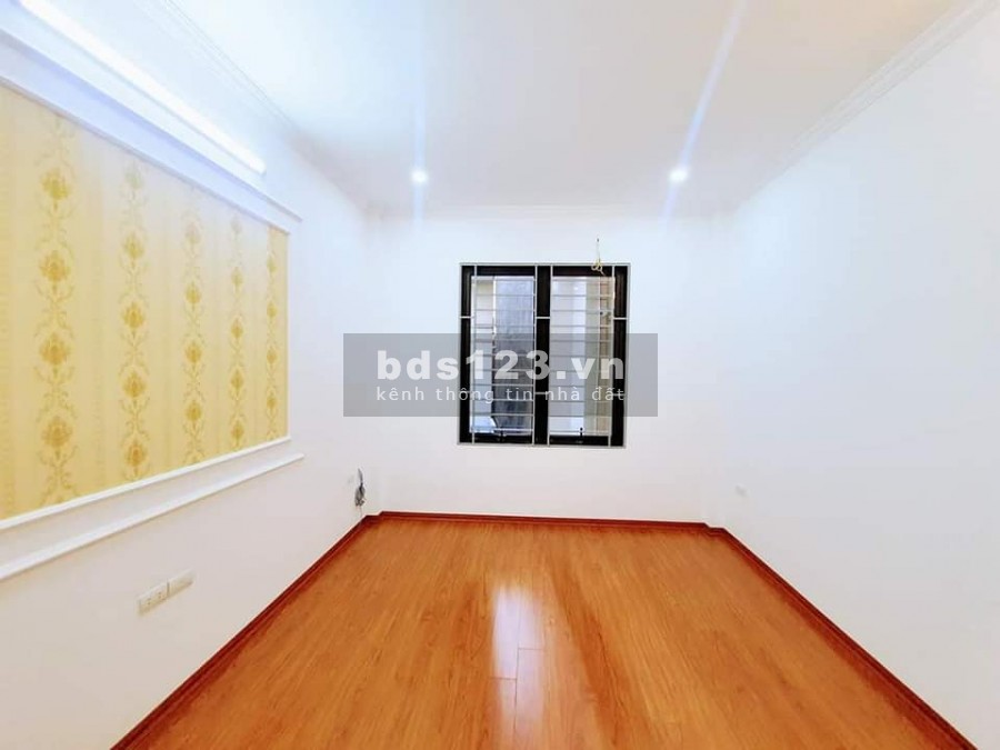 Bán nhà cực hiếm Dương Văn Bé, nhà mới koong, ngõ rộng thoáng, dt 36m2 4 tầng, 3.7 tỷ