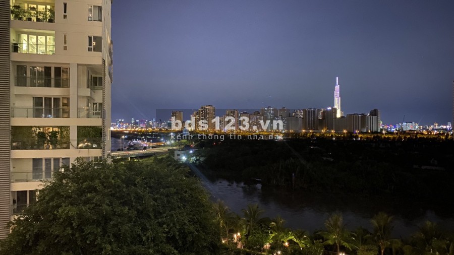 Cho thuê căn hộ 3 phòng ngủ, dt 143m2, Full nội thất, giá 35 triệu/tháng. LH. 0792317869 (Phan Cường)