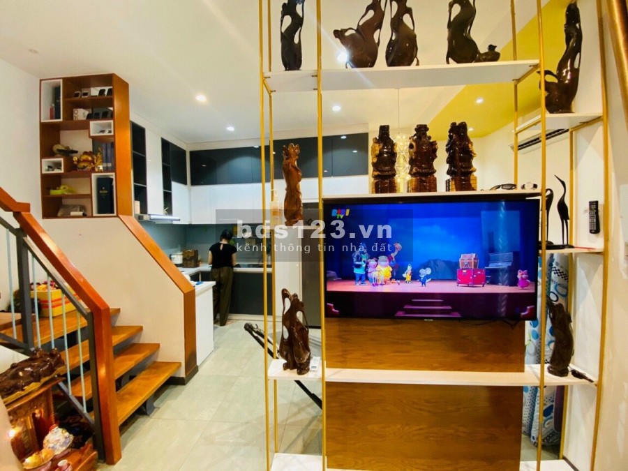 Bán nhà xinh xắn ở ngay gần phòng công chứng số 6, Quận Bình Thạnh, giá 5.5 tỷ