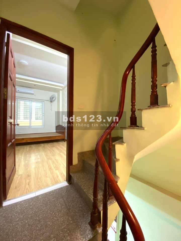Bán Nhà Đền lừ diện tích sử dụng 38m2, 4 tầng mặt tiền 5,5m, giá nhỉnh 3 tỷ