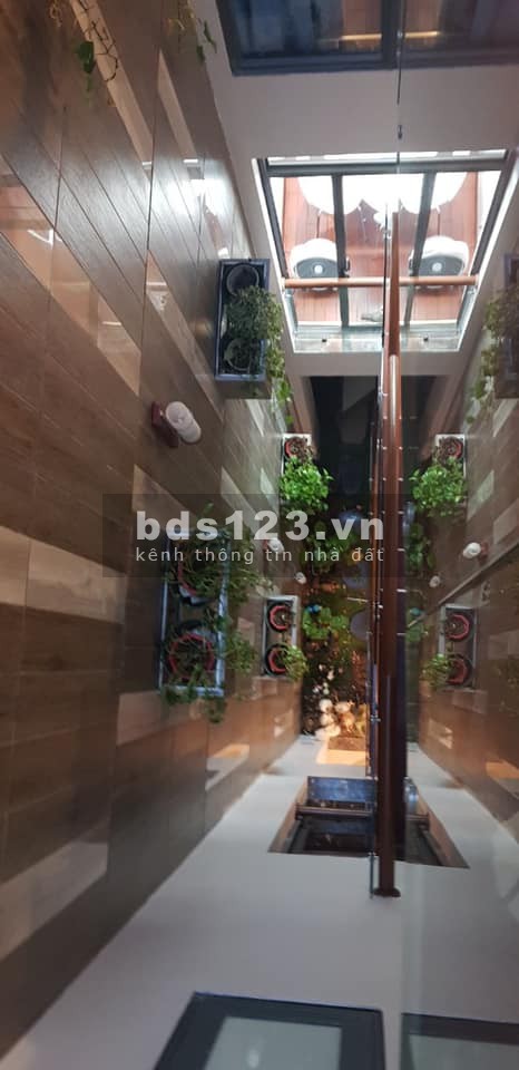 Hơn 10 tỷ có nhà diện tích 70m2, lièn kề Vip Thanh Xuân, thang máy, ở sướng, bảo vệ 24/7