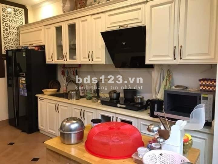 Nguyễn Khánh Toàn, nhà rộng 84m xây 7 tầng, Ô tô, thang máy, 2 mặt thoáng, giá 12.5 tỷ