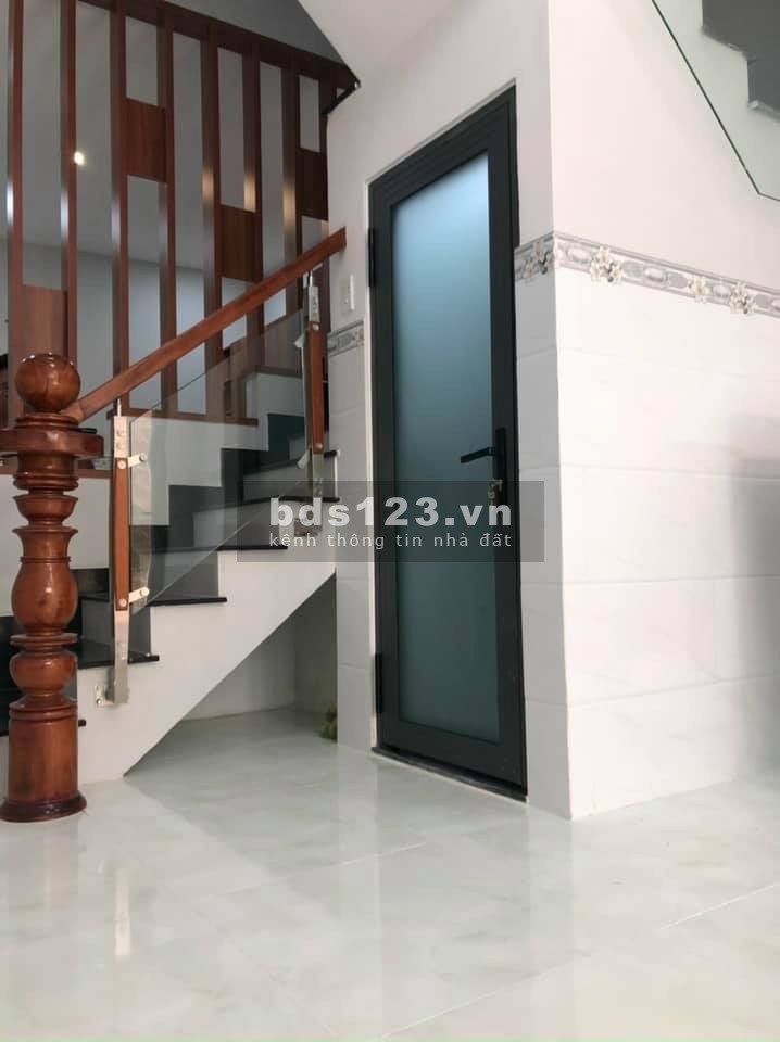 Bán nhà hẻm 688 Hương lộ 2 hẻm xe tải 64m2 3 lầu 4 phòng ngủ, 3wc, Quận Bình Tân