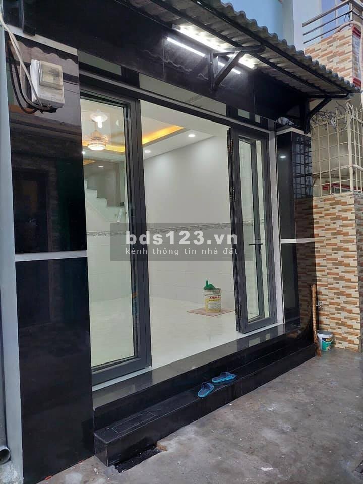 Bán nhà hẻm 688 Hương lộ 2 hẻm xe tải 64m2 3 lầu 4 phòng ngủ, 3wc, Quận Bình Tân