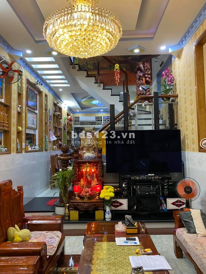 VIP Tân Bình hẻm xe hơi đường Bùi Thế Mỹ dt 50m2 5 tầng, 6PN giá nhỉnh 6 tỷ