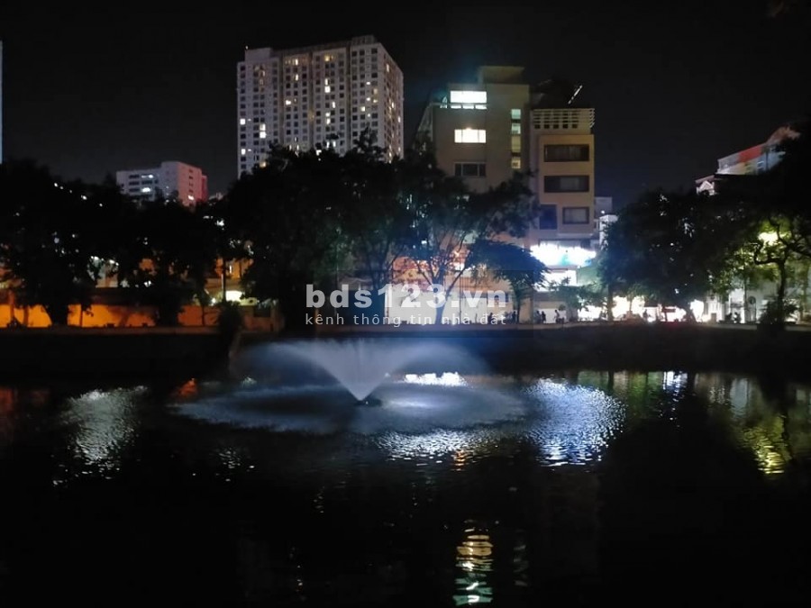 Bán nhà Chùa Láng, Đống Đa. phân lô view hồ, sổ đỏ cực đẹp thuộc khu dân trí caov