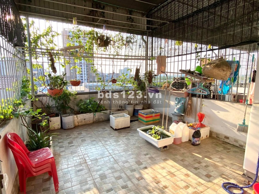 Nhà đẹp, rẻ nhất Long Biên: Đàm Quang Trung, dt 33,2m2, 5 tầng, mt 3,5m, giá 3,2 tỷ thương lượng