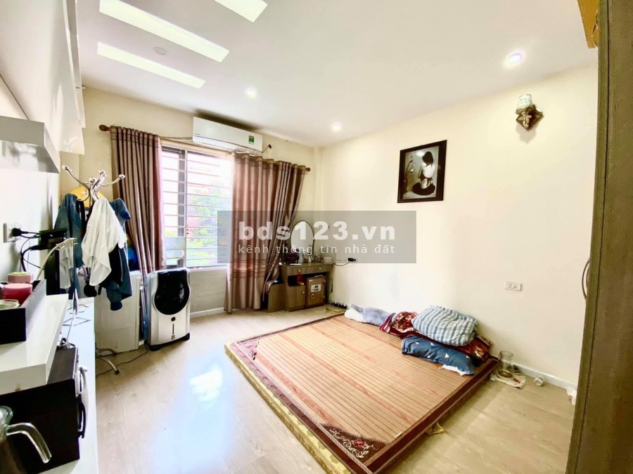 Nhà đẹp, rẻ nhất Long Biên: Đàm Quang Trung, dt 33,2m2, 5 tầng, mt 3,5m, giá 3,2 tỷ thương lượng