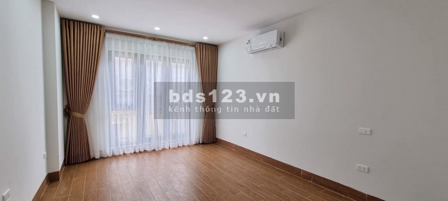 Bán thửa vuông đẹp, mặt tiền rộng, phố Ngọc Lâm, Quận Long Biên diện tích sử dụng 120m2, giá 8 tỷ