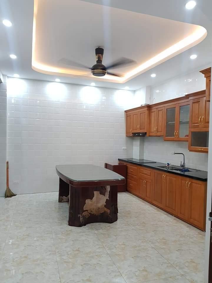 Bán nhà Lê Trọng Tấn, Hoàng Mai, 36m2, ô tô, sổ vuông, giá chỉ 3.78 tỷ. LH 0966456918.