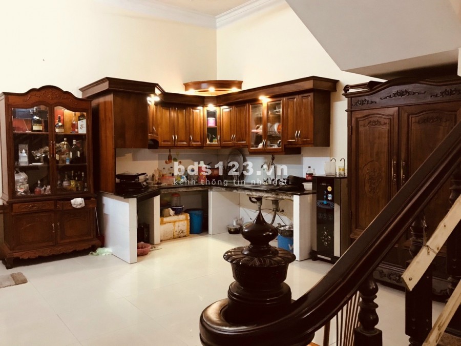 Cần bán nhà biệt thự tân cổ điểm 3 tầng Thái Nguyên, giá bán 2.4 tỷ, có lộc