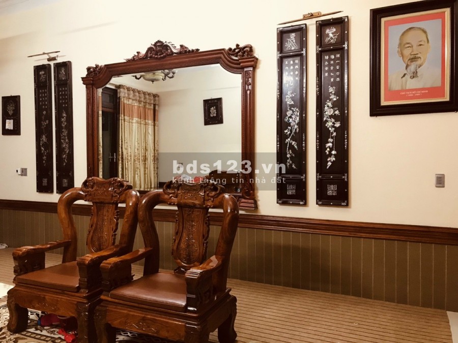 Cần bán nhà biệt thự tân cổ điểm 3 tầng Thái Nguyên, giá bán 2.4 tỷ, có lộc