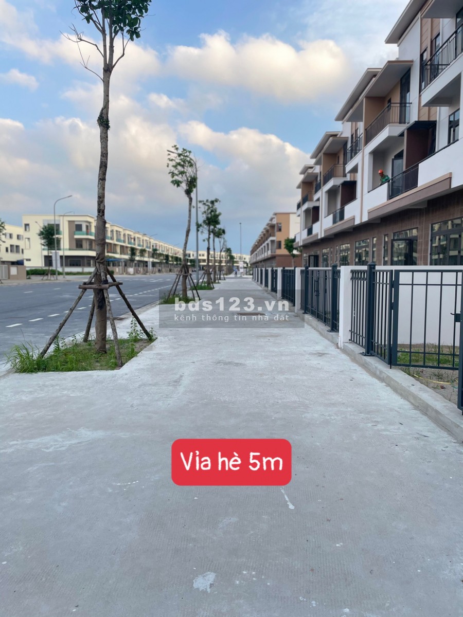 Shophouse 3 tầng 120m2 đường 26m Centa Vsip giá đáy thị trường Từ Sơn