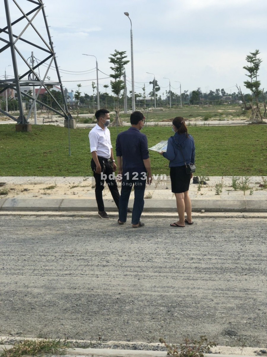 Cần bán lô đất trục đường Võ Như Hưng gần KCN Điện Nan Điện Ngọc, giá tốt