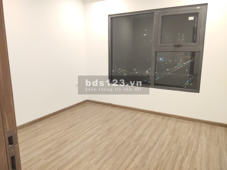 Bán căn hộ chung cư giá rẻ 2.6 tỷ, bao toàn phí, 3 phòng ngủ, 2 wc, cc Vinhomes Smart City