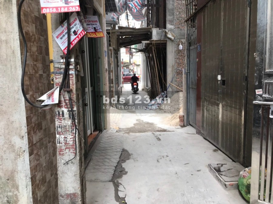 Bán Nhà kim Giang 35M x 4 Tầng, Ngõ 3 Gác 5M ra Đường ô tô tránh. Giá chỉ 3.25 tỷ.