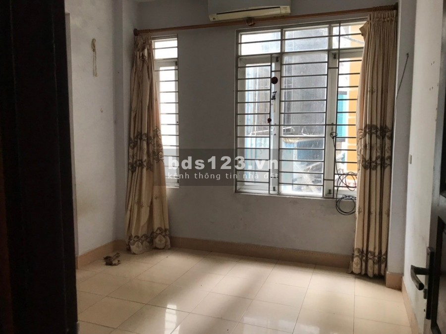 Bán Nhà kim Giang 35M x 4 Tầng, Ngõ 3 Gác 5M ra Đường ô tô tránh. Giá chỉ 3.25 tỷ.