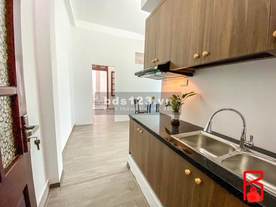 Bán nhà phố Cự Lộc 75m x 5 tầng, lô góc thoáng mát, cho thuê 45tr/tháng. Giá 6,5 tỷ