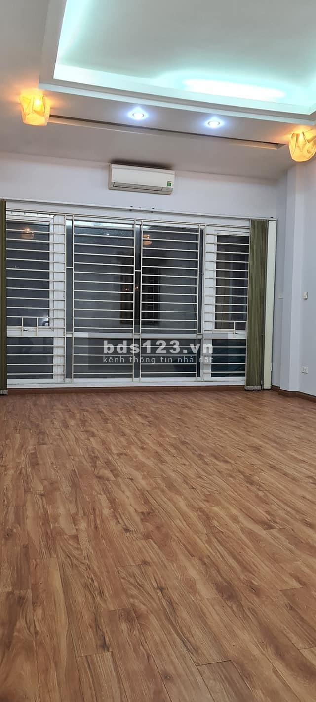 Nhà Gia Thụy, phân lô, ô tô tránh, diện tích 52m, mt 5m, 5 tầng, giá 6.8 tỷ