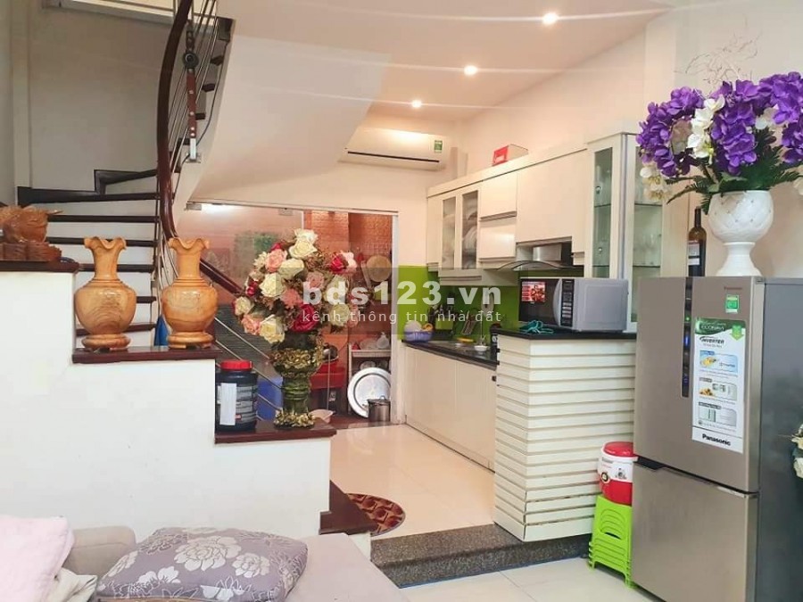 Bán nhà đẹp Minh Khai - Sổ đỏ chính chủ, gần ô tô diện tích sử dụng 40m2 4 tầngg