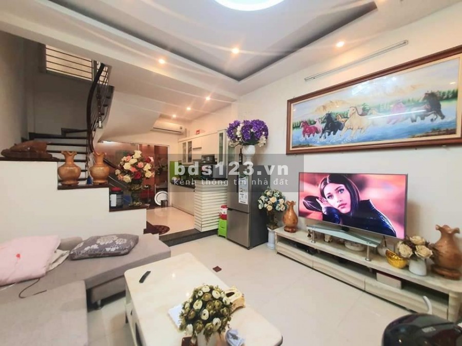 Bán nhà đẹp Minh Khai - Sổ đỏ chính chủ, gần ô tô diện tích sử dụng 40m2 4 tầngg