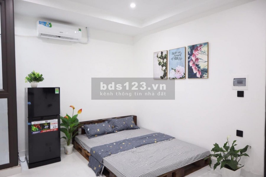 Bán tòa nhà gần phố Võng Thị, Tân Hồ, 80m x 7 tầng thang máy, gồm 12 căn hộ cao cấp cho thuê