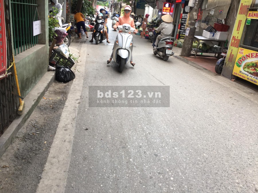 Bán nhà cực sốc Nghi Tàm, Tây Hồ, diện tích 130m2, 4 tầng đúc, giá đất sổ chính chủ